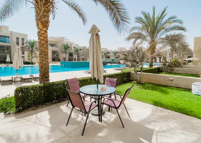 Scenic Pool Front 1 Bdr Mangroovy Free Pool & *